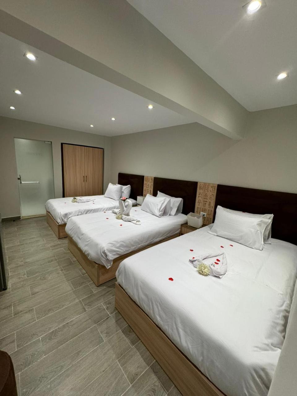 Khufu Pyramids Inn Nazlet el-Sîsi Zewnętrze zdjęcie
